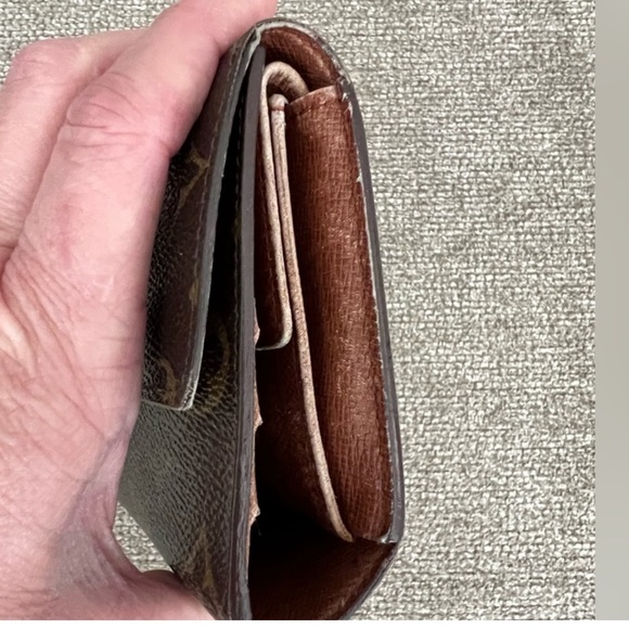 AUTHENTIC LV MONO SARAH WALLET - Picture 14 of 14